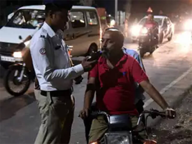 474 arrested in 3 hrs in Noida, Gr Noida for drinking at public places